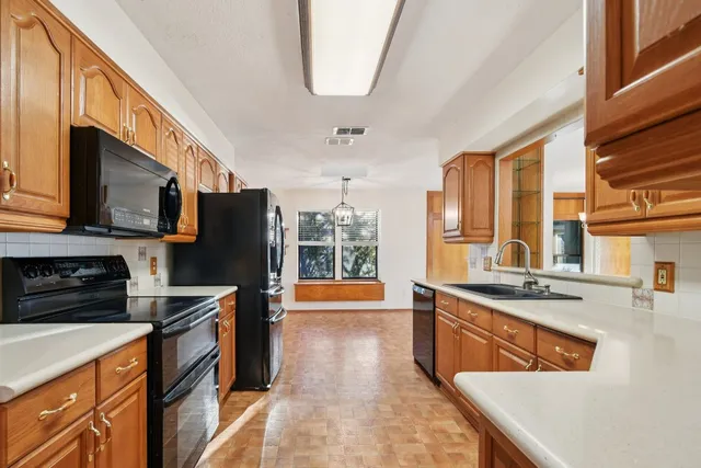 $2,600 | 21009 Fawn Ridge Drive, Lago Vista, TX 78645