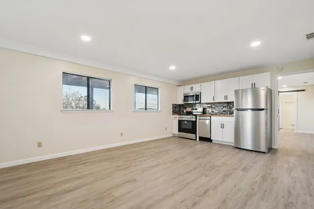 $2,600 | 21009 Fawn Ridge Drive, Lago Vista, TX 78645