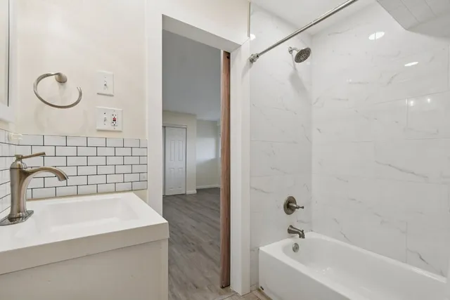 $2,600 | 21009 Fawn Ridge Drive, Lago Vista, TX 78645