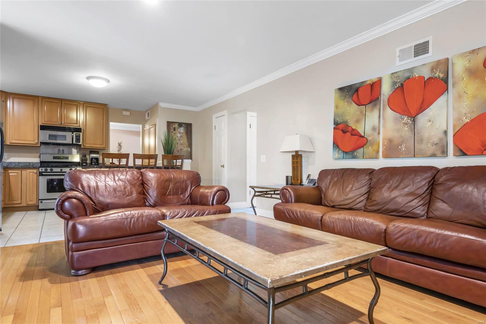 562 North Mosley Road St. Louis, MO 63141 - Photo 13 of 33 Gallery Image 13
