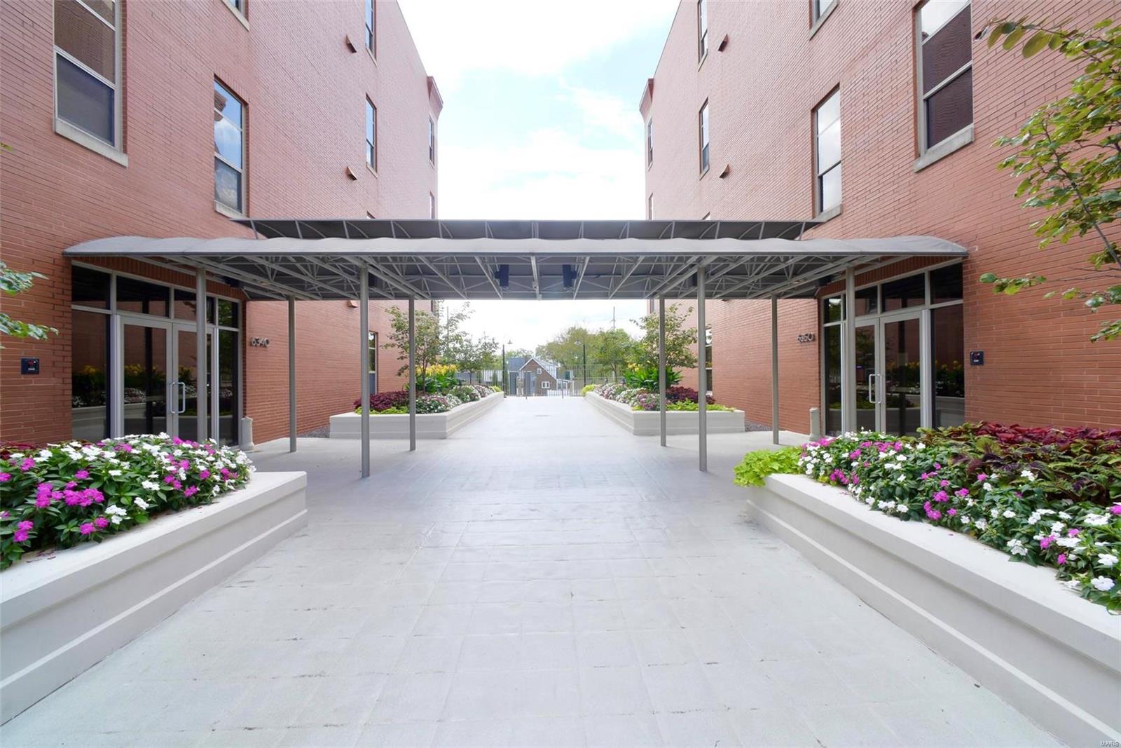 6340 Clayton Road, Unit 407 St. Louis, MO 63117 - Photo 4 of 31