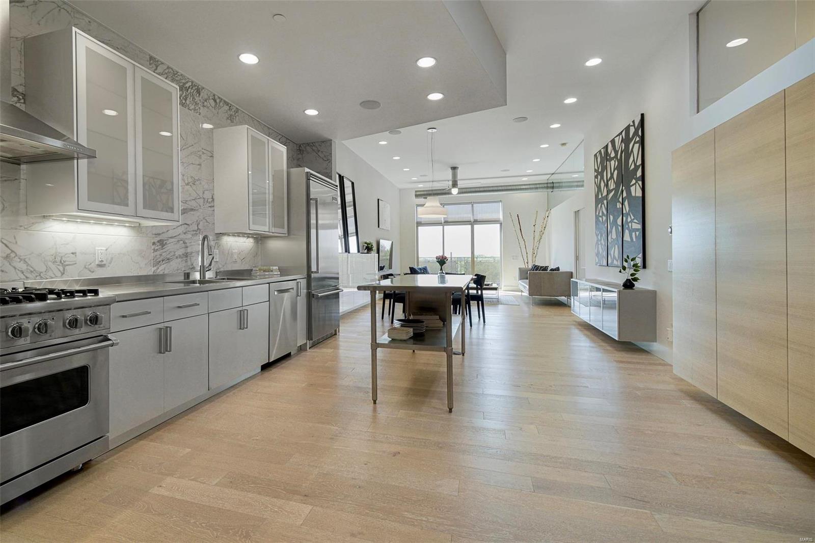 6340 Clayton Road, Unit 407 St. Louis, MO 63117 - Photo 5 of 31