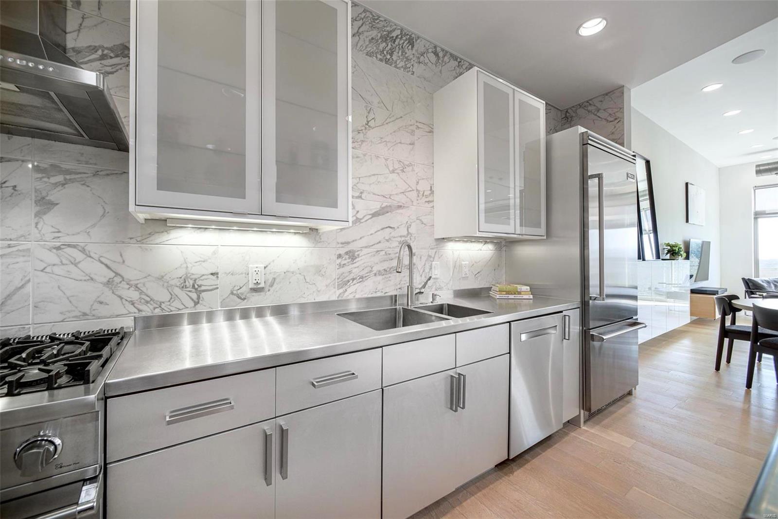 6340 Clayton Road, Unit 407 St. Louis, MO 63117 - Photo 7 of 31