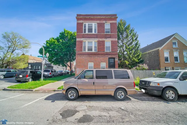 $499,999 | 2701 West 24th Place, Chicago, IL 60608