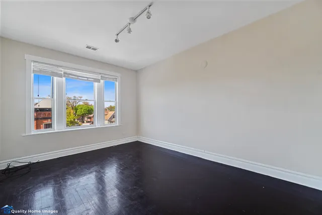 $499,999 | 2701 West 24th Place, Chicago, IL 60608