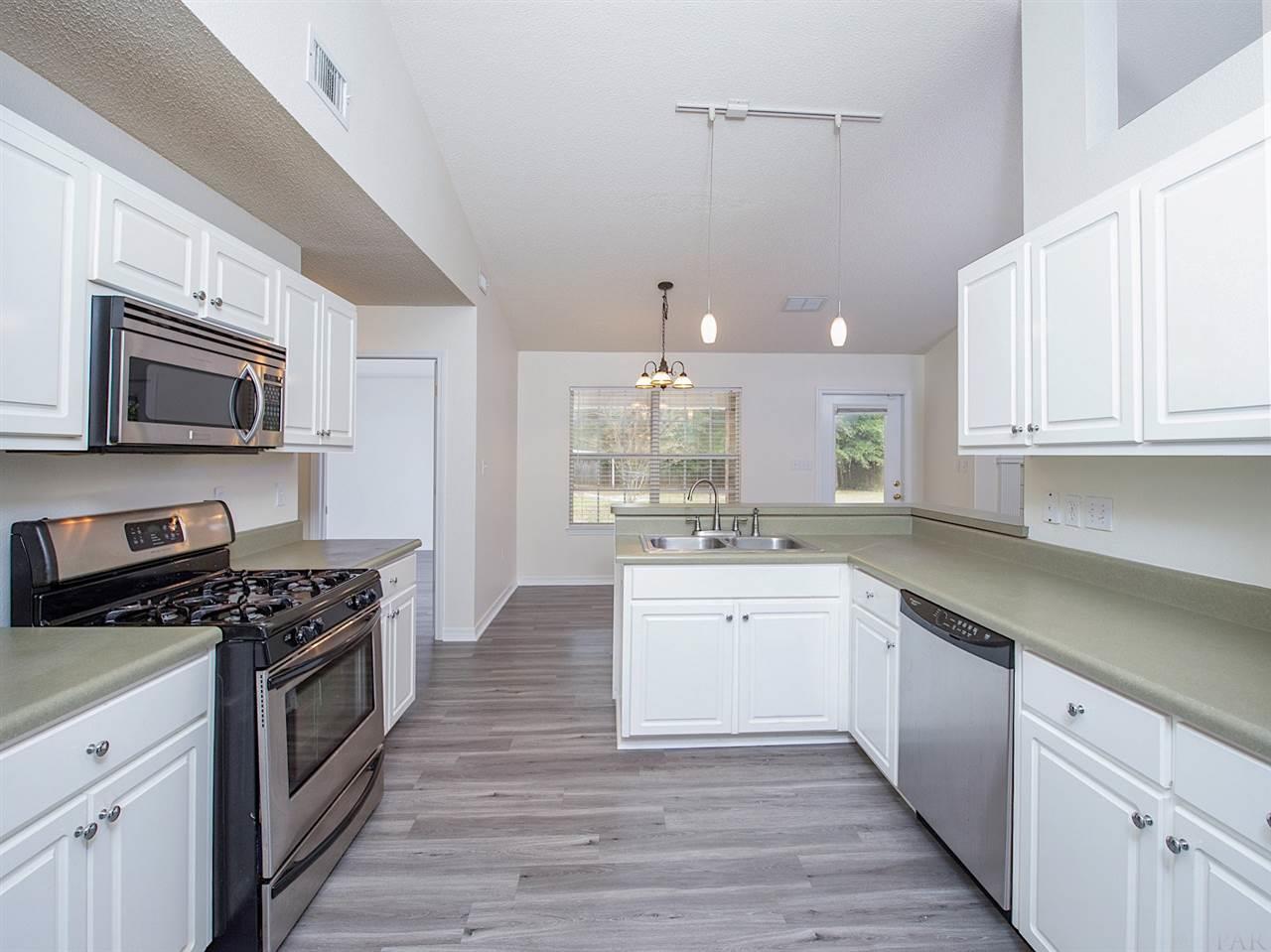 6852 Da Lisa Road Milton, FL 32583 - Photo 13 of 35