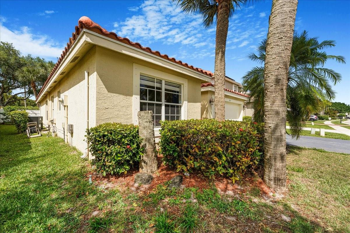 3787 Providence Road Boynton Beach, FL 33436 - Photo 4 of 32 Photo 4