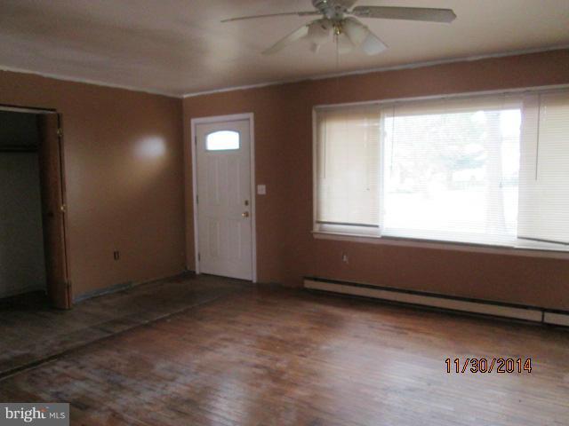103 Birch Road Stevensville, MD 21666 - Photo 5 of 11 Living Room