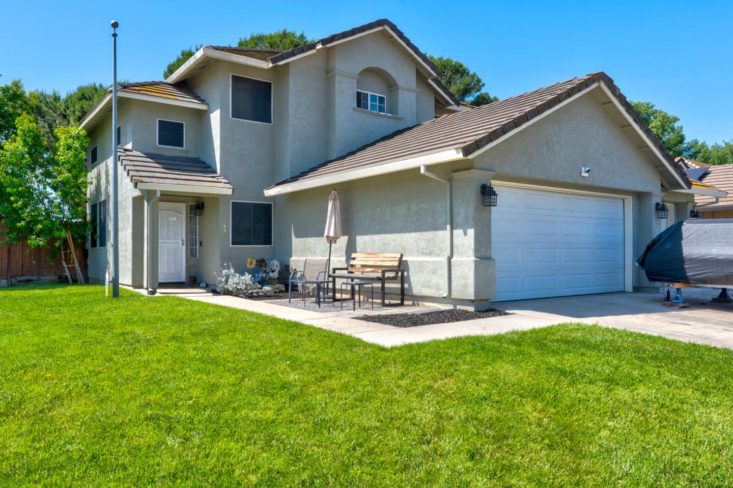 725 McKinley Street Los Banos, CA 93635 - Photo 2 of 47