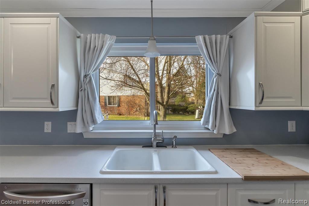 6951 East Spring Drive Canton, MI 48187 - Photo 11 of 43