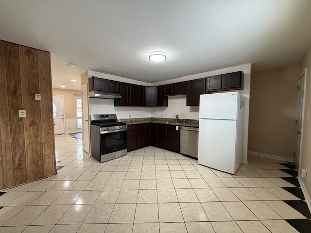 1012 Vine Street Streamwood, IL 60107 - Photo 4 of 14