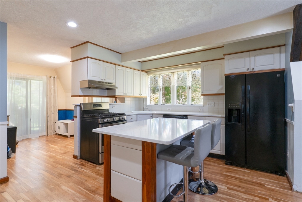 68 Lyon Road West Brookfield, MA 01585 - Photo 16 of 40