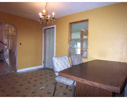 76 Abbott Street Springfield, MA 01118 - Photo 4 of 15