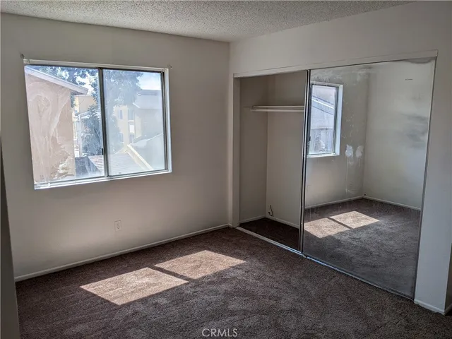 a view of empty room with window