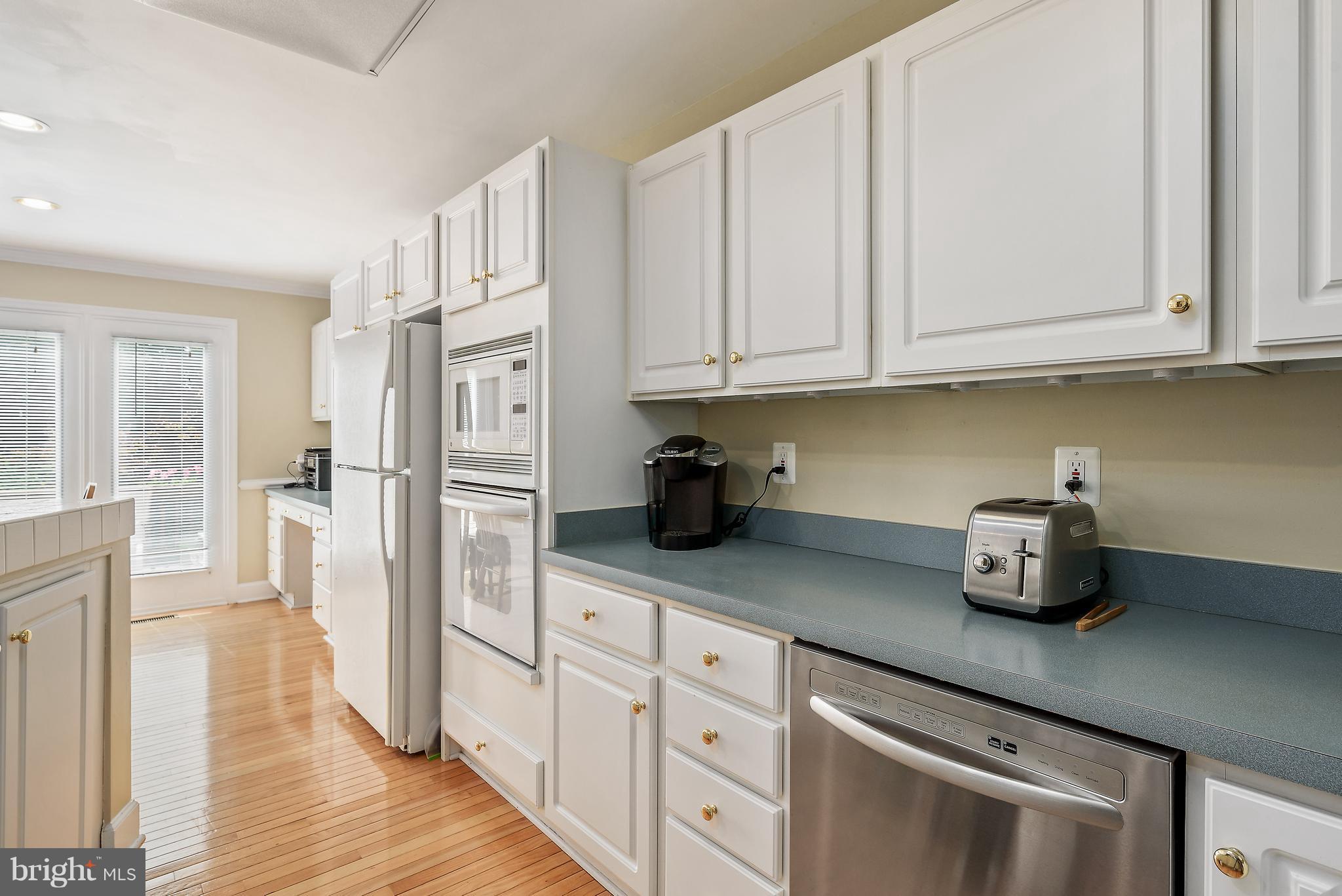 105 Rivanna Terrace Southwest Leesburg, VA 20175 - Photo 12 of 30 Kitchen