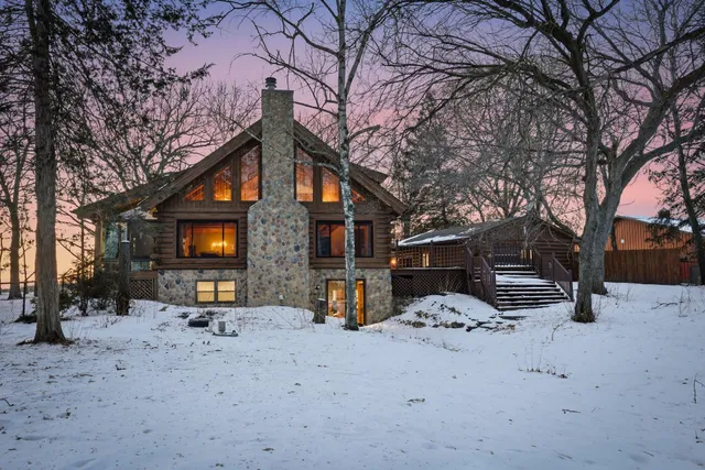 $899,900 | 12998 Maxwell Road, Chisago City, MN 55013