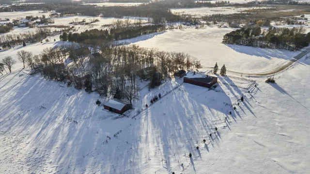 $899,900 | 12998 Maxwell Road, Chisago City, MN 55013