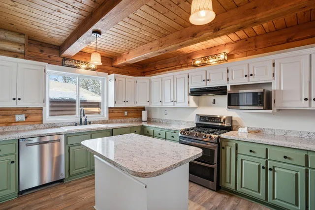 $899,900 | 12998 Maxwell Road, Chisago City, MN 55013