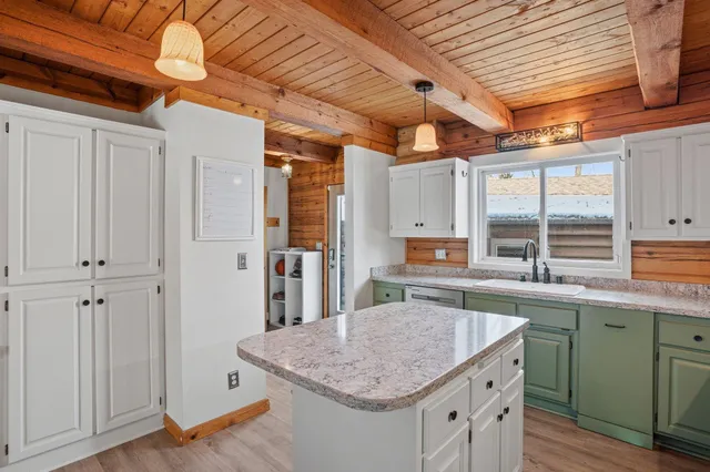 $899,900 | 12998 Maxwell Road, Chisago City, MN 55013