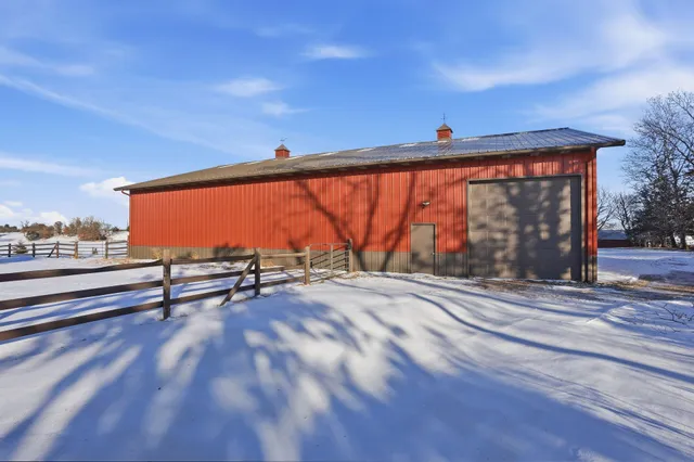 $899,900 | 12998 Maxwell Road, Chisago City, MN 55013