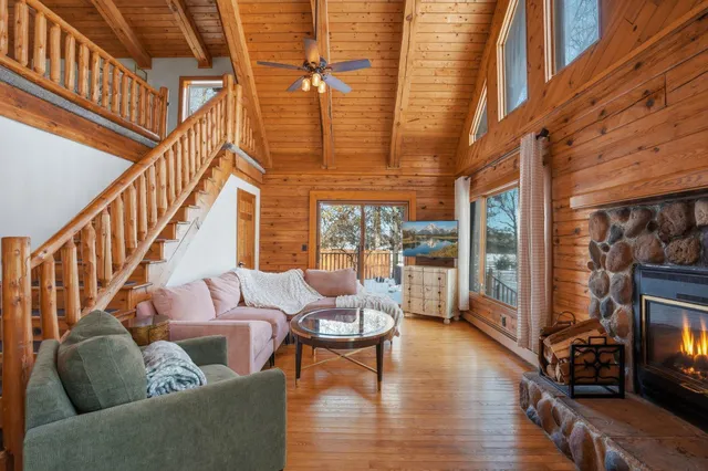 $899,900 | 12998 Maxwell Road, Chisago City, MN 55013