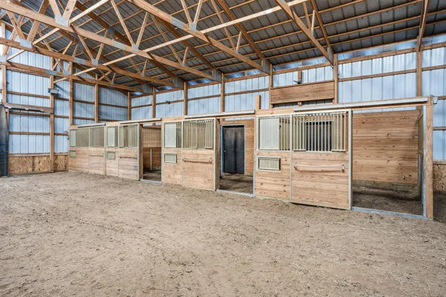 $899,900 | 12998 Maxwell Road, Chisago City, MN 55013