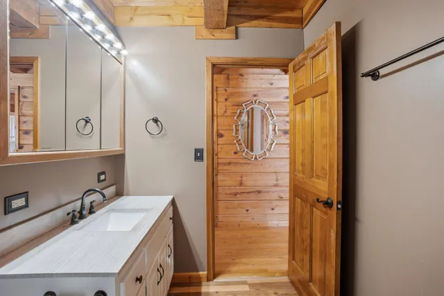 $899,900 | 12998 Maxwell Road, Chisago City, MN 55013