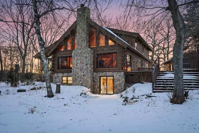 $899,900 | 12998 Maxwell Road, Chisago City, MN 55013