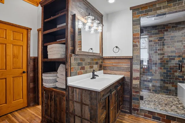 $899,900 | 12998 Maxwell Road, Chisago City, MN 55013