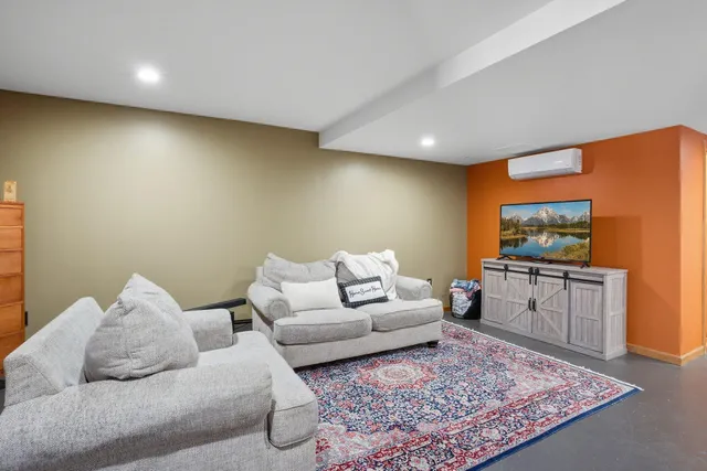 $899,900 | 12998 Maxwell Road, Chisago City, MN 55013