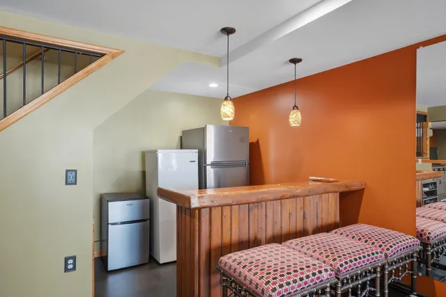 $899,900 | 12998 Maxwell Road, Chisago City, MN 55013