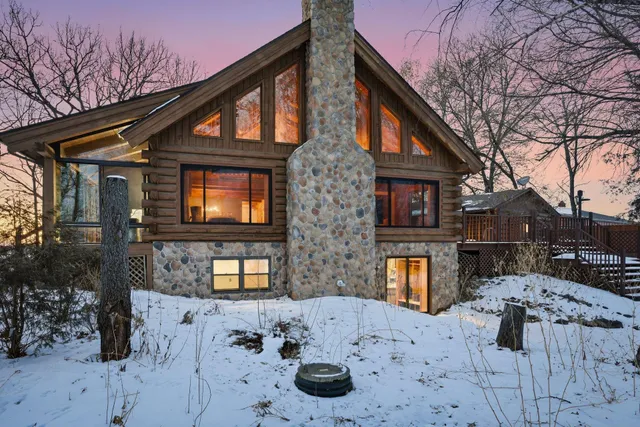 $899,900 | 12998 Maxwell Road, Chisago City, MN 55013