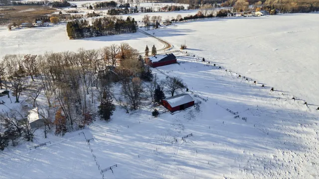 $899,900 | 12998 Maxwell Road, Chisago City, MN 55013