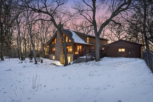 $899,900 | 12998 Maxwell Road, Chisago City, MN 55013