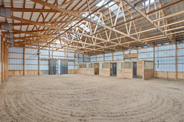 $899,900 | 12998 Maxwell Road, Chisago City, MN 55013