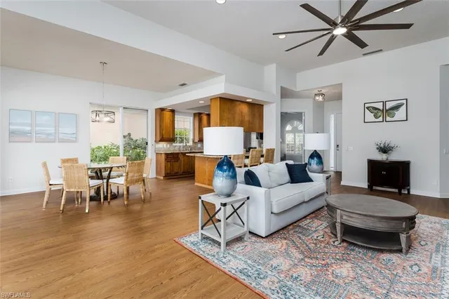 $789,900 | 3464 Donoso Court, Naples, FL 34109