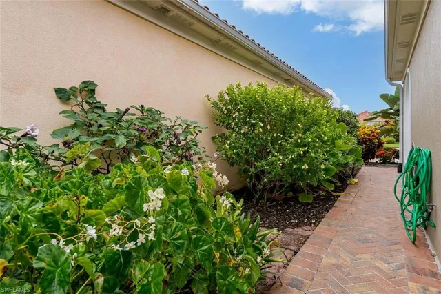 $789,900 | 3464 Donoso Court, Naples, FL 34109