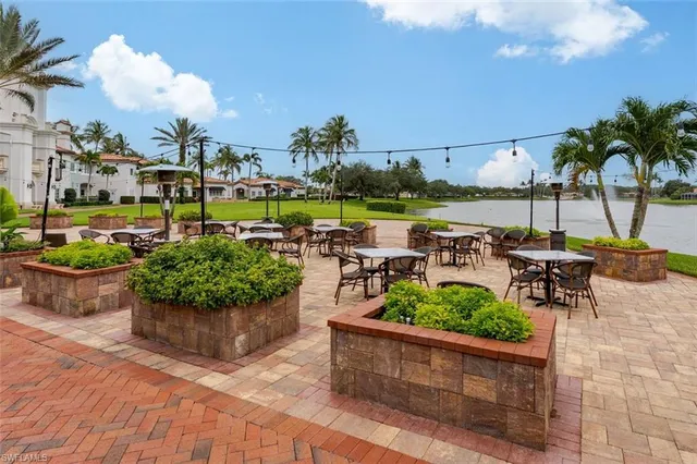 $789,900 | 3464 Donoso Court, Naples, FL 34109