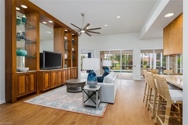 $789,900 | 3464 Donoso Court, Naples, FL 34109