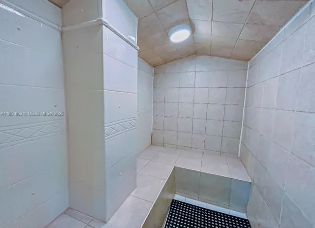 $2,850 | 2030 South Ocean Drive, Unit 1802, Hallandale Beach, FL 33009