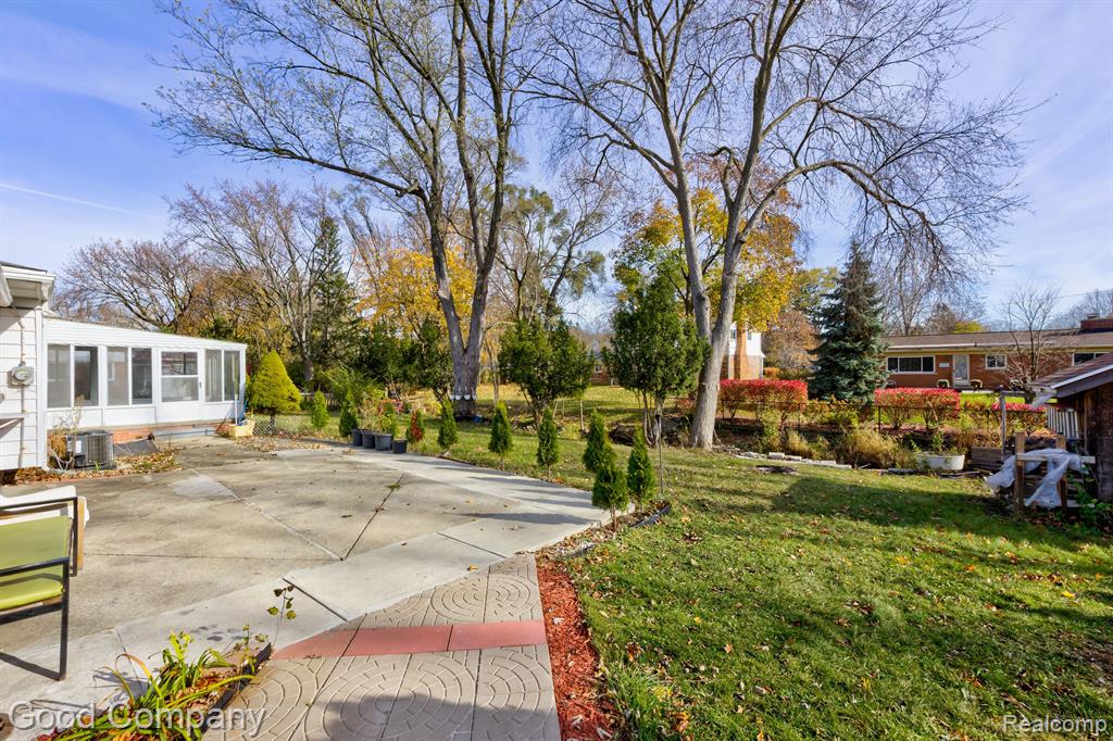 28356 Ridgebrook Road Farmington Hills, MI 48334 - Photo 35 of 44