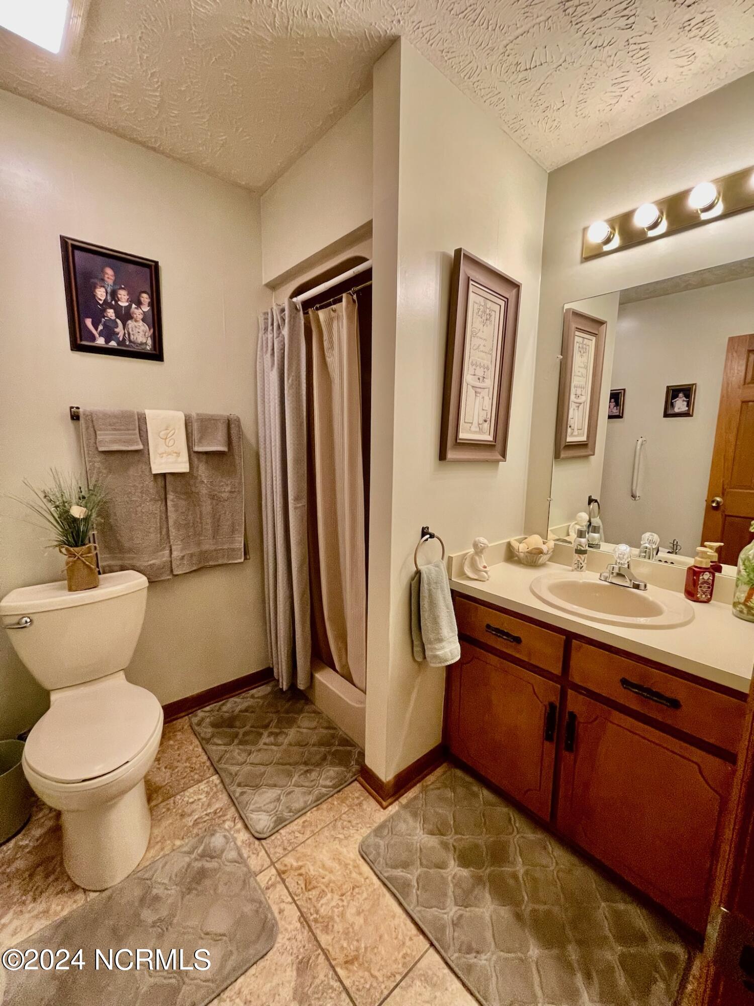 101 Pinedale Drive Rockingham, NC 28379 - Photo 12 of 35 hall bathroom 1
