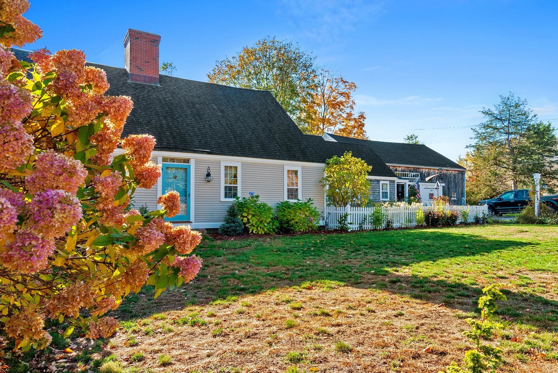 589 Goodwin Road Eliot, ME 03903 - Photo 2 of 40