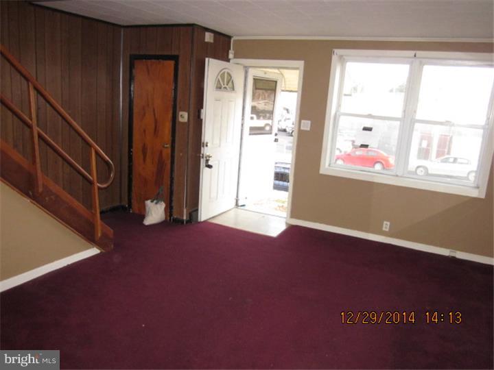 3314 Welsh Road Philadelphia, PA 19136 - Photo 3 of 16 Living Room