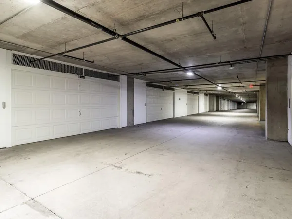 $1,695,000 | 2900 McKinnon Street, Unit 2204, Dallas, TX 75201