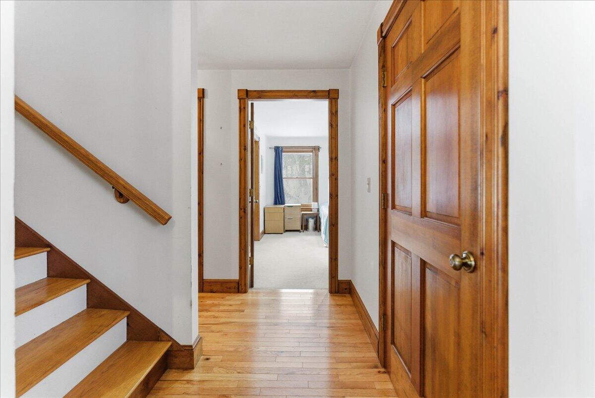 376 Main Street Wayne, ME 04284 - Photo 47 of 94 095-16_Hallway 1
