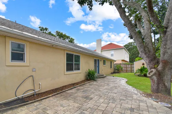 a front view of house with yard