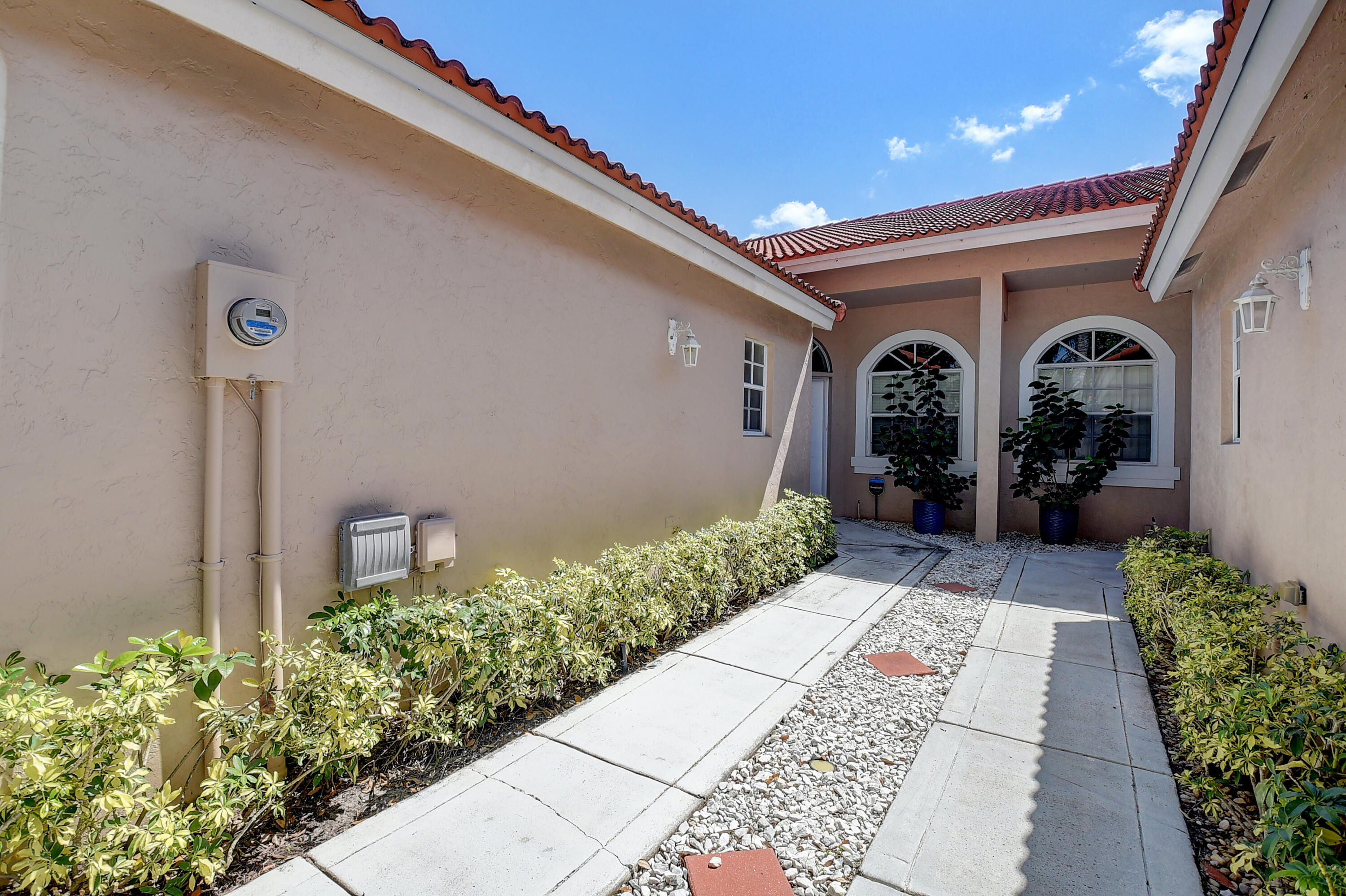 8254 Vía Bella Boca Raton, FL 33496 - Photo 3 of 49 DSC_0518_19_20_21_22