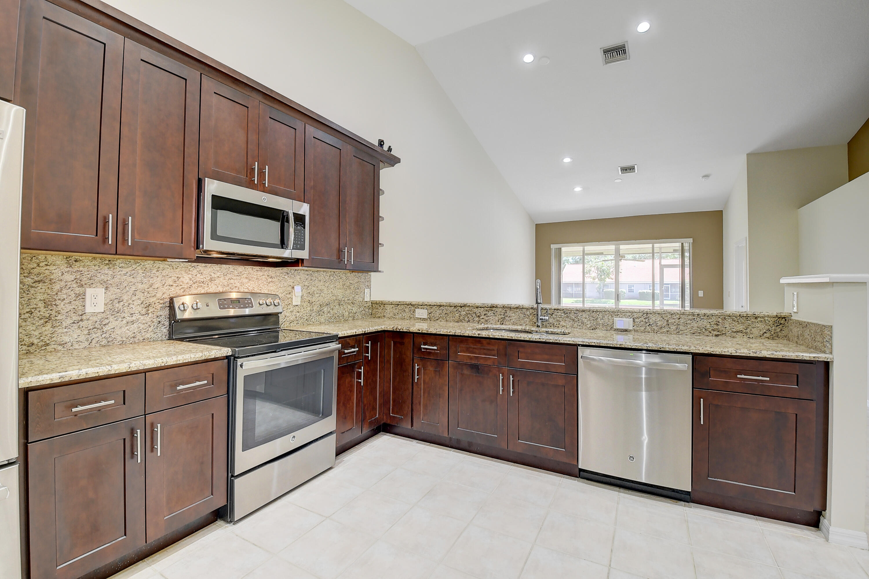 8254 Vía Bella Boca Raton, FL 33496 - Photo 7 of 49 DSC_0573_4_5_6_7