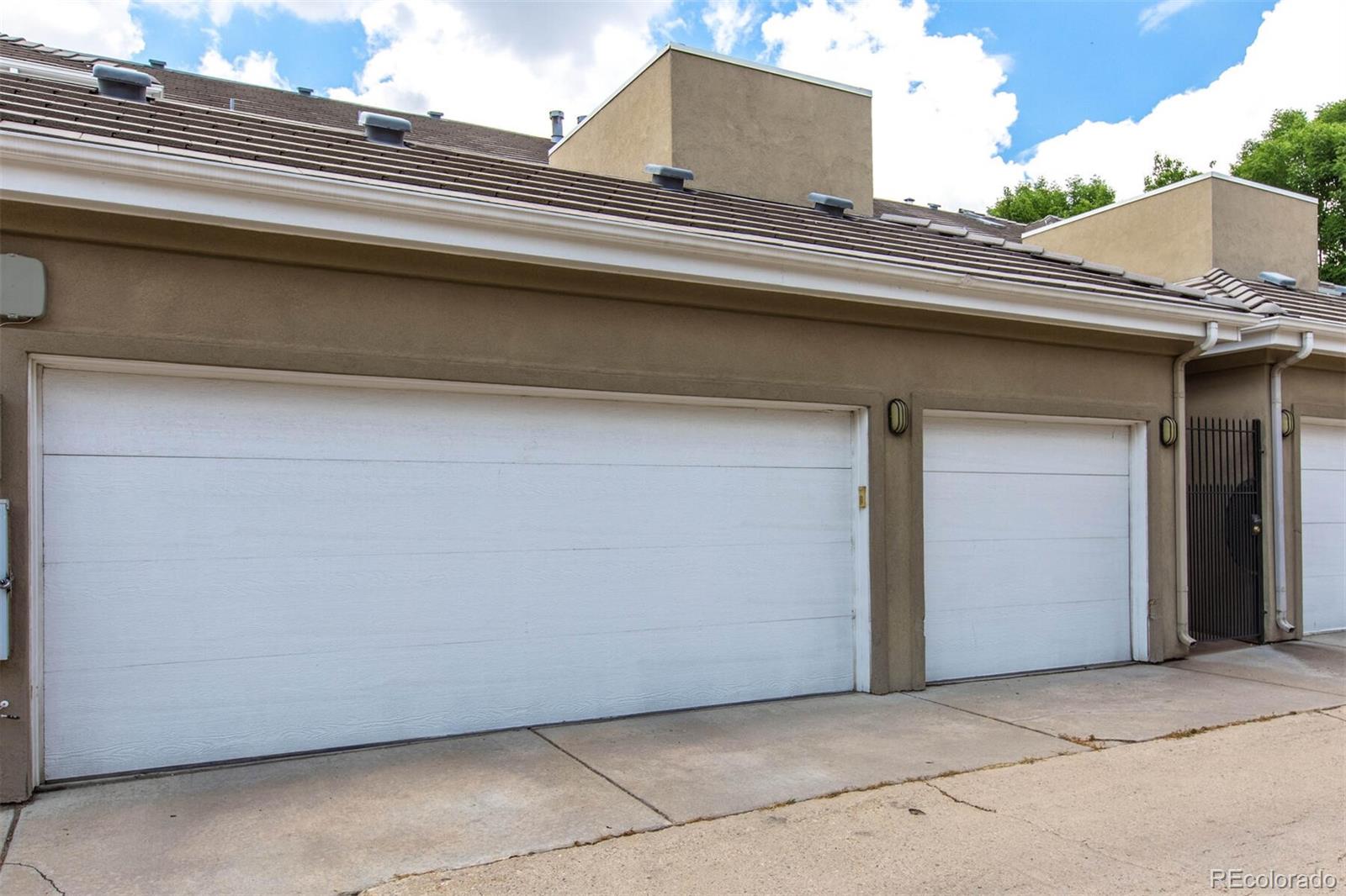470 Monroe Street Denver, CO 80206 - Photo 24 of 40 a view of a building terrace